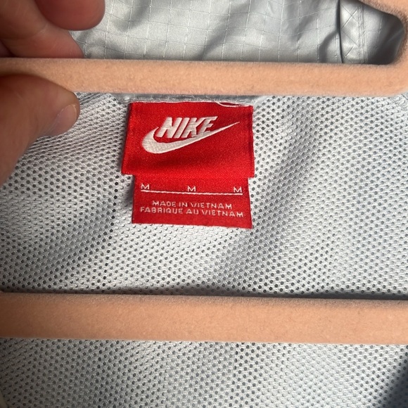 Nike Womens Size Medium Windrunner Track Jacket Pure Platinum/White - Picture 2 of 8